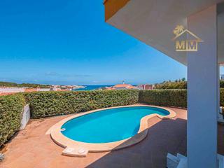 Xalet a Avinguda port d'addaia 301a. Chalet en addaya con vistas al mar piscina privada y terrazas