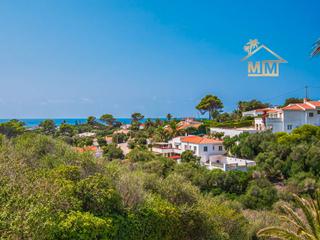 Chalet à Carrer de donzella enamorada 7. Chalet en binibeca con vistas al mar piscina jardin y terrazas