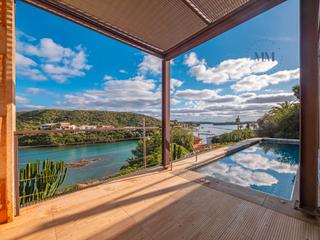 Chalet en Carrer de cala rata 130. Propiedad con vistas y piscina en venta en cala rata, mahón