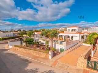 Chalet à Cala Llonga-Sa Mesquida. Chalet con vistas en zona tranquila en menorca