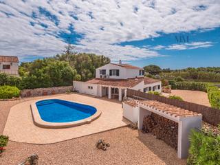 Maison à Camí de biniparrell 21a. Casa de campo en venta en menorca