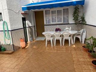 Maison à Carrer de santa caterina 14. Casa con garaje cerca del centro de mahón