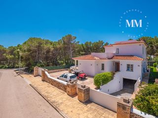 Chalet  Avinguda de mercadal. Exclusiva villa con piscina y gran garaje en son parc