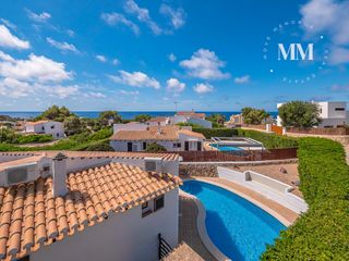 Chalet in Binibèquer. En exclusiva | villa reformada con licencia turística y piscina