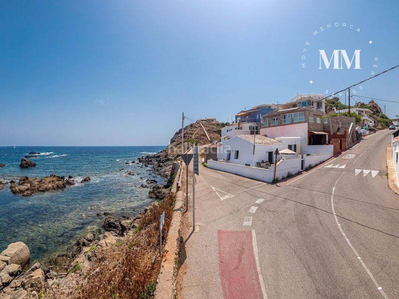 Foto 42591a74-6f8c-459d-a6a0-254954c68344. Casa pareada en exclusiva, vivienda única frente al mar en sa mesquida en Maó / Mahón