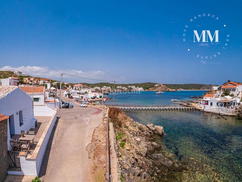 Foto 5485c552-544e-48e9-87c7-2494ea2e2898. Casa pareada en exclusiva, vivienda única frente al mar en sa mesquida en Maó / Mahón