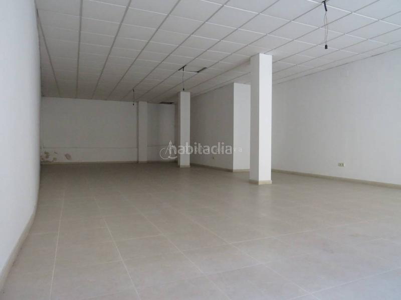 Foto ba75f385-2161-43cd-a8c4-2b8be618f6a8. Geschäftsraum in Centelles