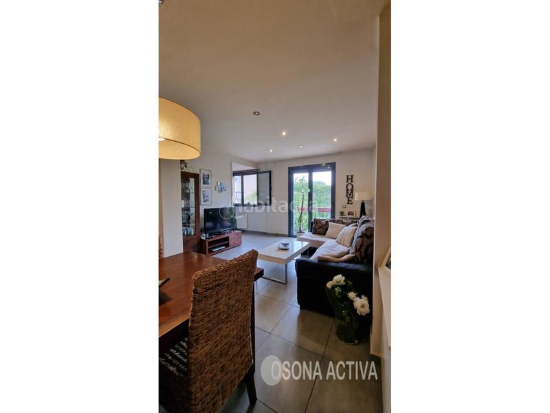 Foto 889663a9-fe83-40bc-a41e-5f95c73e1298. Dúplex duplex en venta en Centelles