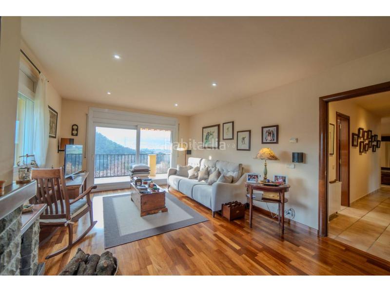 Foto 77545a6f-ab81-40a0-a70c-0ce9da99cad1. Casa  en venta en Seva