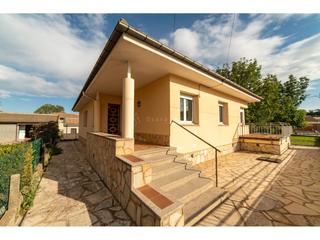 Casa  Gaudí. Casa en venta en tona