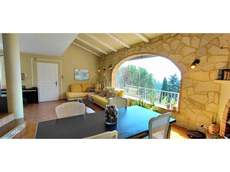 Foto a5b30795-9bfe-49ed-a883-f5c9de6090ba. Chalet mit heizung parking in Ametlla del Vallès (L´)