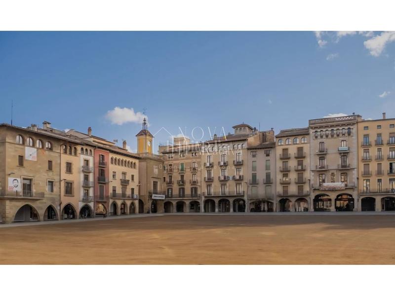 Foto f04c9265-0537-4d04-895e-63b77ba24e96. Piso pis a la plaça major en Centre Vic