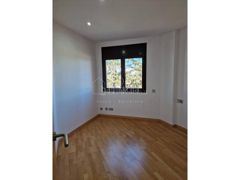 Foto 5ff30602-02b5-43da-910f-8351346a5d21. Pis a Centelles