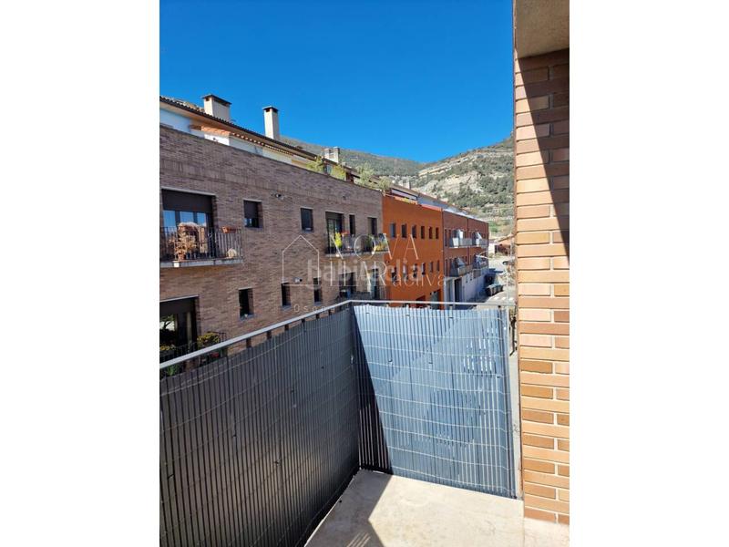 Foto f2cee6ff-77c0-4e80-8b29-a0e9edf11741. Pis a Centelles