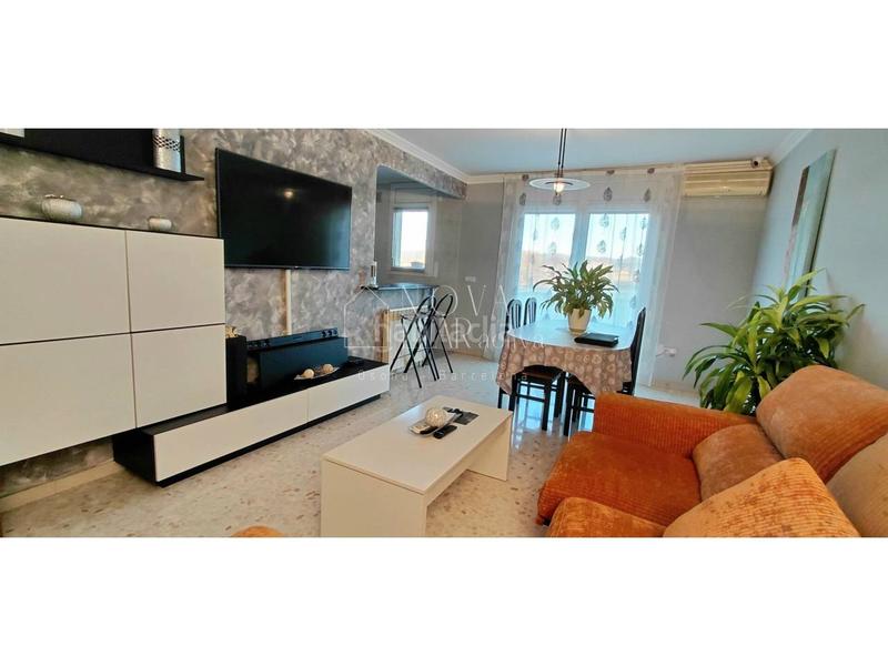 Foto 3a62056c-f966-4365-85d5-b32727d26ba8. Haus mit heizung in Estadi-Santa Anna Vic