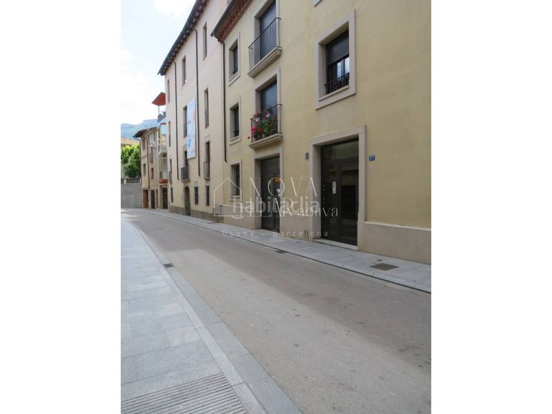 Foto a972261d-983b-46b0-9dec-07c05d7a9975. Alquiler local comercial local en venta en Centelles