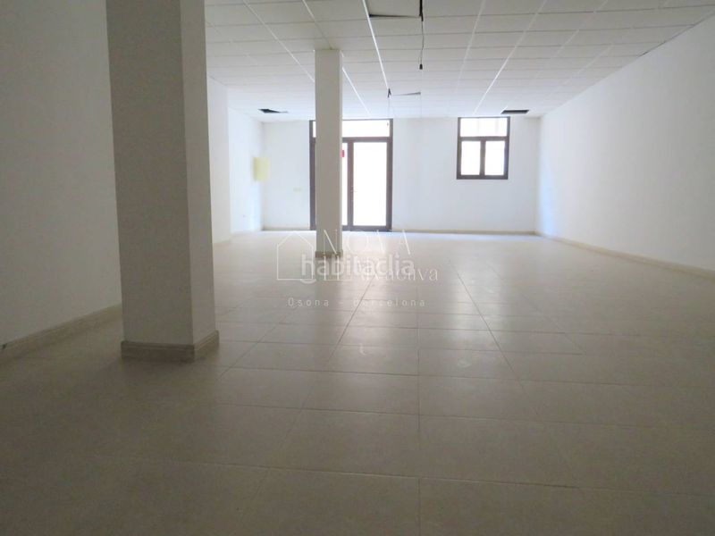 Foto d14bde45-b8b4-4382-82f8-e3800c38a3d6. Alquiler local comercial local en venta en Centelles