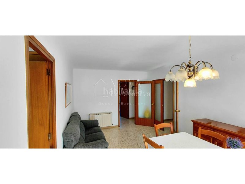 Foto ec6fbdb4-46cb-4008-9b85-35b7cec119cf. Apartament amb calefacció a Centelles