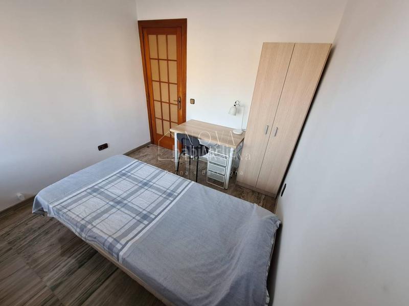 Foto a9e51a9c-3636-4f49-bf02-c8df92873d5d. Pis amb calefacció a Estadi-Santa Anna Vic