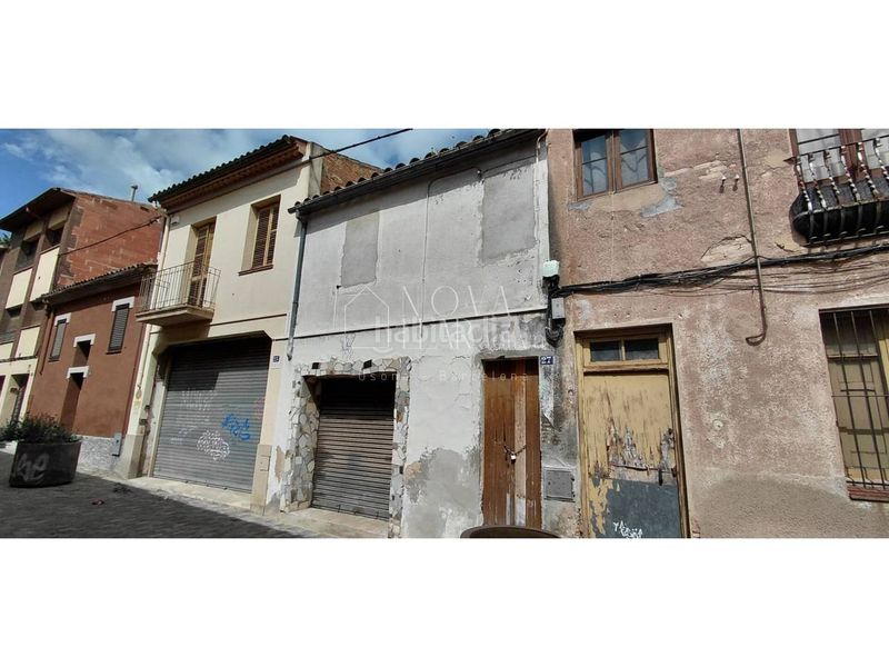 Foto b2b0cd95-b741-4a8b-a5ad-7250ef843021. Casa adossada amb aparcament a Centelles