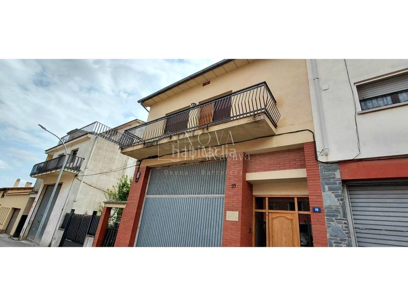 Foto cd24acd3-5d3a-4f5f-90f9-3badd04ed4f5. Casa amb calefacció a Centelles