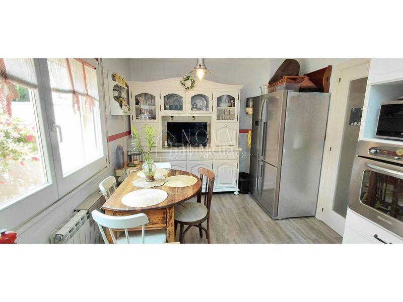 Foto b5a7f602-ce23-4c1d-9277-640c0faca146. Casa adossada amb calefacció aparcament a Centelles