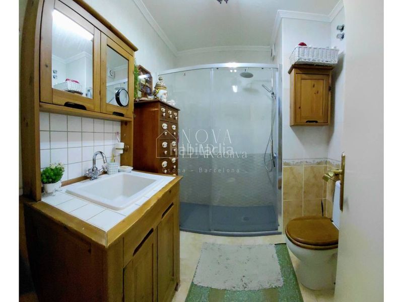 Foto e2288fb2-def1-41b5-8a1c-378681f6412c. Casa adossada amb calefacció aparcament a Centelles