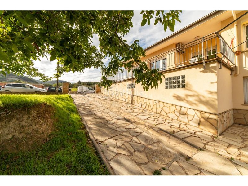 Foto 187f9ebf-9d34-43a2-b524-3a121ae6a7d0. Chalet casa en venta en Tona