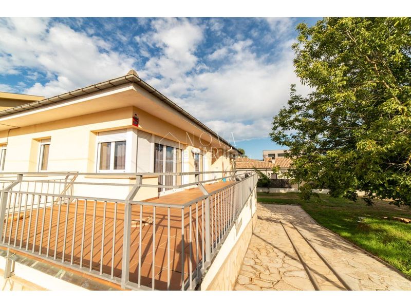 Foto 9d1f02a4-356d-4aa5-9ac9-f83a52db0f84. Chalet casa en venta en Tona