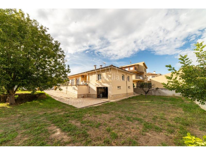 Foto d55cd457-b84b-48ee-ad3a-52387297b682. Chalet casa en venta en Tona