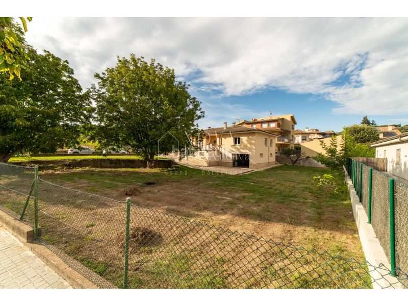 Foto d619f369-401f-46fb-8d3a-be17a0f9c499. Chalet casa en venta en Tona