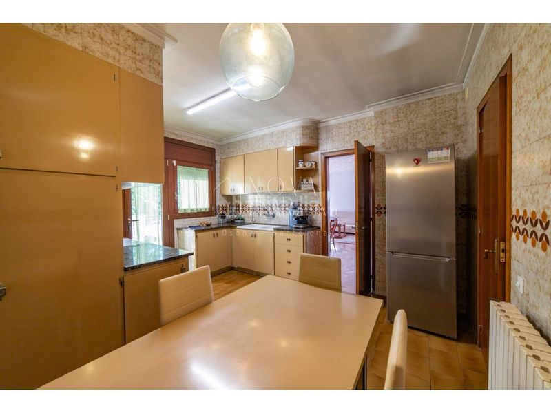 Foto db81af73-080f-49c1-ba06-783981e091a8. Chalet casa en venta en Tona