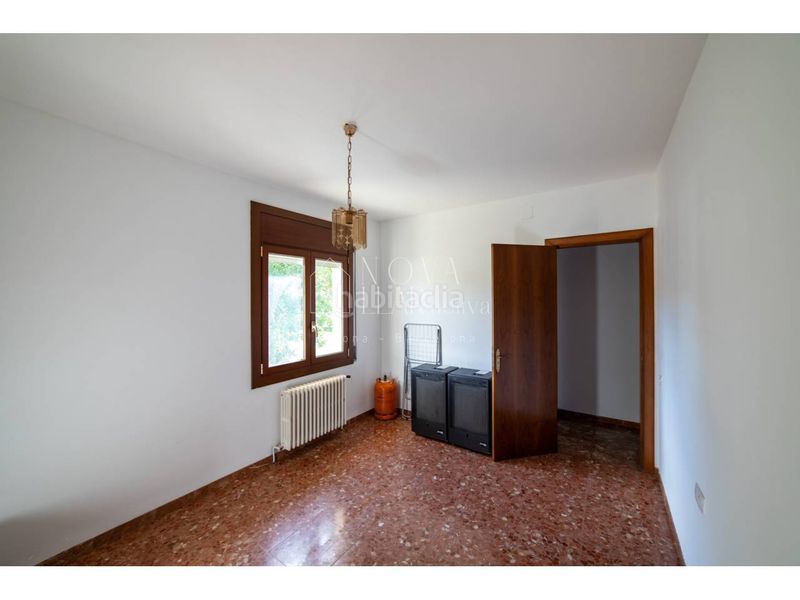 Foto f1187dd6-3e01-4fa0-ac01-a30387152140. Chalet casa en venta en Tona