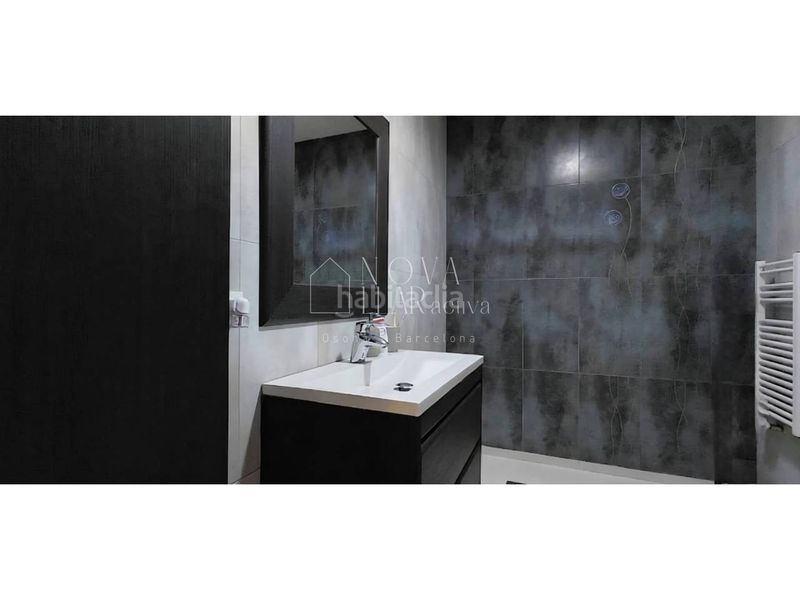 Foto c6c2676d-e593-45ca-8314-36fa17f6b73f. Casa adossada a Centelles