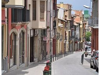 Semi detached house in Tona. Casa en venta