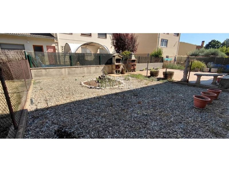 Foto f4791d47-df2e-4f4e-ba4b-28e179580257. Casa aparellada amb calefacció a Balenyà