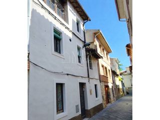 Casa in Centelles. Casa en venta