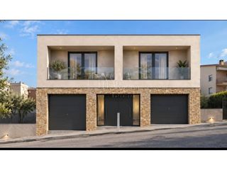 Casa aparellada  Avenida escoles 17. Casa en venta
