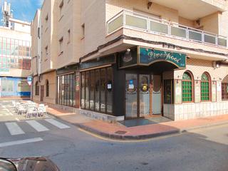 Local Comercial a Calle gabriel cañadas 26. Amplio local con negocio en funconamiento
