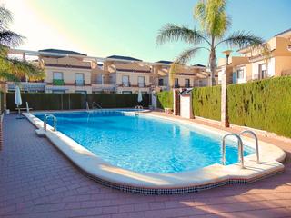 Casa adossada a Avenida del mare nostrum 57. Duplex con piscina como nuevo, playa higuericas