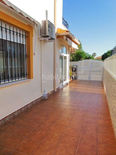Foto ebd03140-0408-41ca-b236-fd9f61f77bc4. Casa aparellada amb calefacció aparcament a El Mojón Pilar de la Horadada