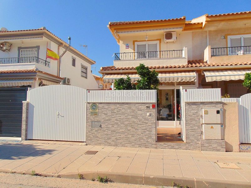 Foto f832303d-8af6-40ee-9bf0-5eef8dcd41b3. Casa aparellada amb calefacció aparcament a El Mojón Pilar de la Horadada