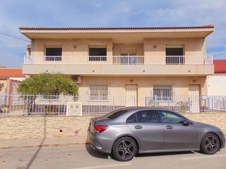 Chalet en Los Cuarteros. Chalet adosado con garage, a menos de 400m de la playa