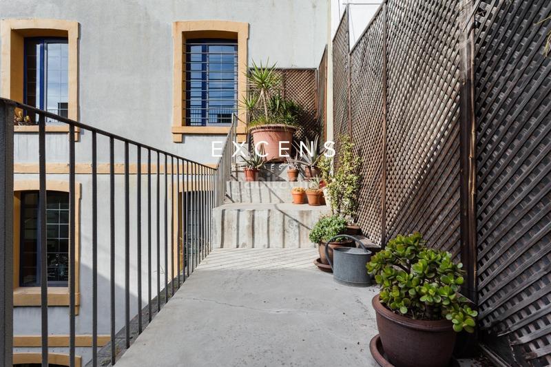 Foto c4dd9ec9-6dfe-4da6-8a2d-e41ac37206bd. Àtic amb calefacció a St. Pere - Sta. Caterina - El Born Barcelona