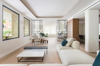 Lloguer Pis  Carrer josep bertrand. Lujoso apartamento de 5 habitaciones en alquiler en el prestigio