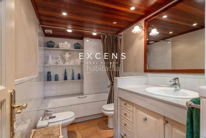 Foto 6f7ffa4e-0d07-485e-b044-465051c0738b. Casa exclusiva casa de pueblo con piscina y ascensor en el corazón del empordà en Torrent