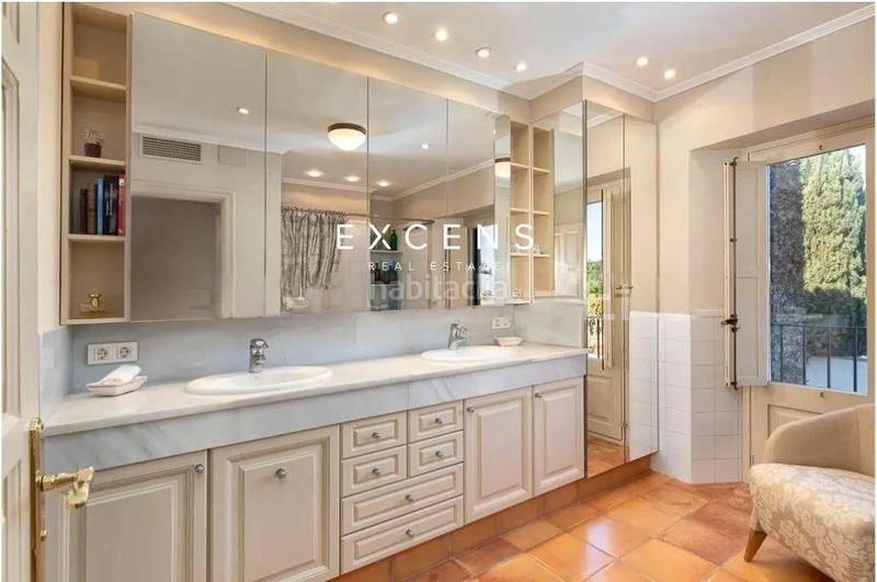 Foto 8a654730-5949-45c1-a310-a01dd2b3f408. Casa exclusiva casa de pueblo con piscina y ascensor en el corazón del empordà en Torrent
