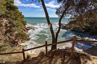 Casa a Centre-Platja. Terreno exclusivo en primera línea de mar en platja daro