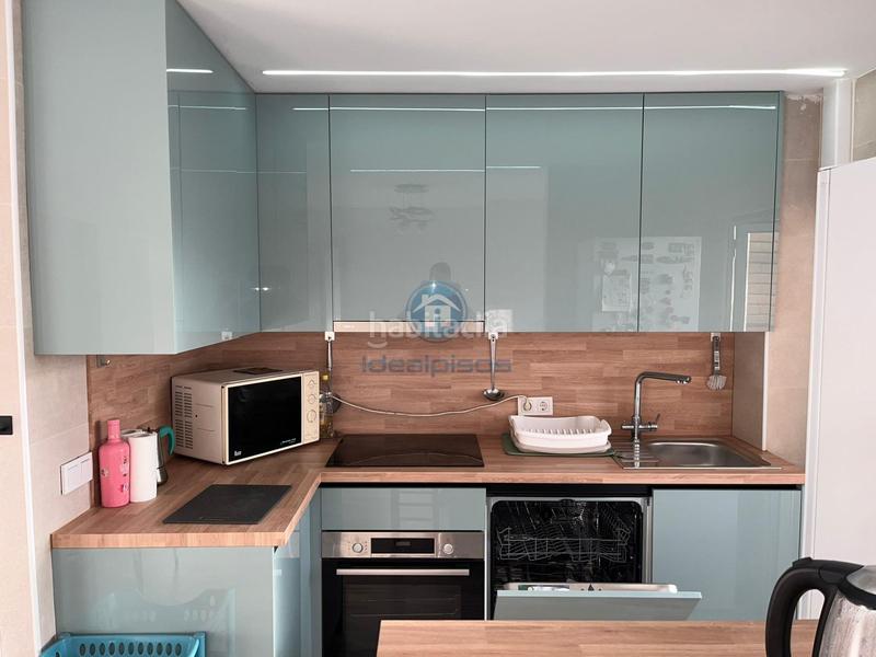 Foto 67d72a09-82be-4868-a19d-aa28e0bdbaf0. Piso  reformado junto al mercado de carolinas en Alicante