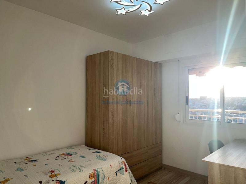 Foto af31886b-6d91-445a-b414-964f0e213e54. Piso  reformado junto al mercado de carolinas en Alicante